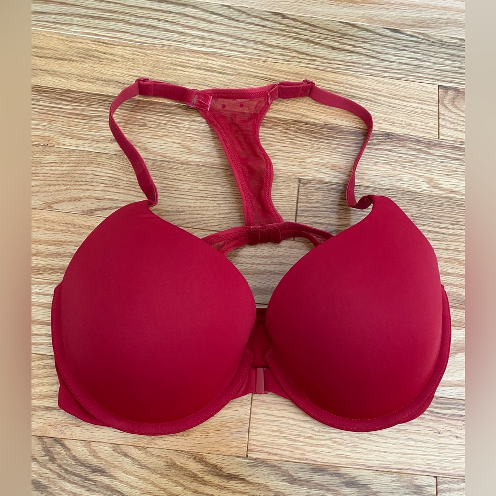 NWOT Victoria’s Secret Perfect Shape Racerback Bra, 32DD